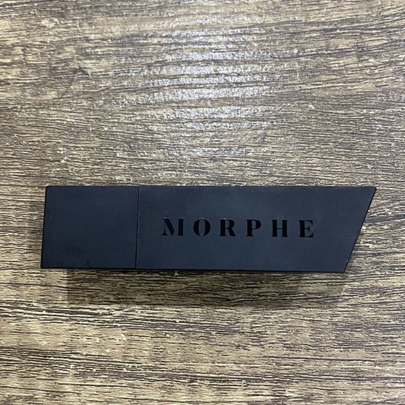 MORPHE - Mega Matte Lipstick -In The Moment- Full Size - New - Picture 3 of 3